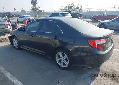 2013 Toyota Camry Se z USA, uszkodzony, nr VIN 4T1BF1FK5DU245859